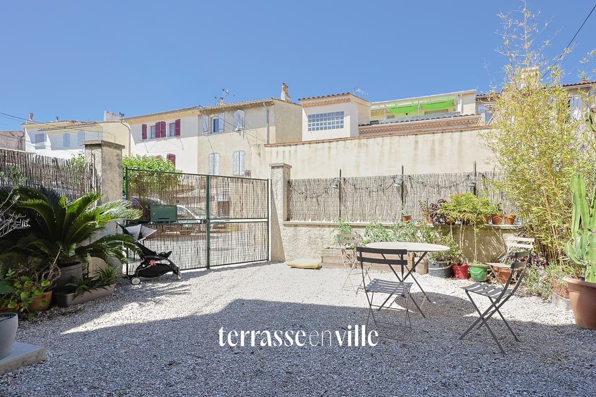 EXCLUSIVITÉ SAINT-LOUP CENTRE VILLAGE MAISON INDIVIDUELLE 80 M2 EXTÉRIEUR 40 M2 350 000 € - 4