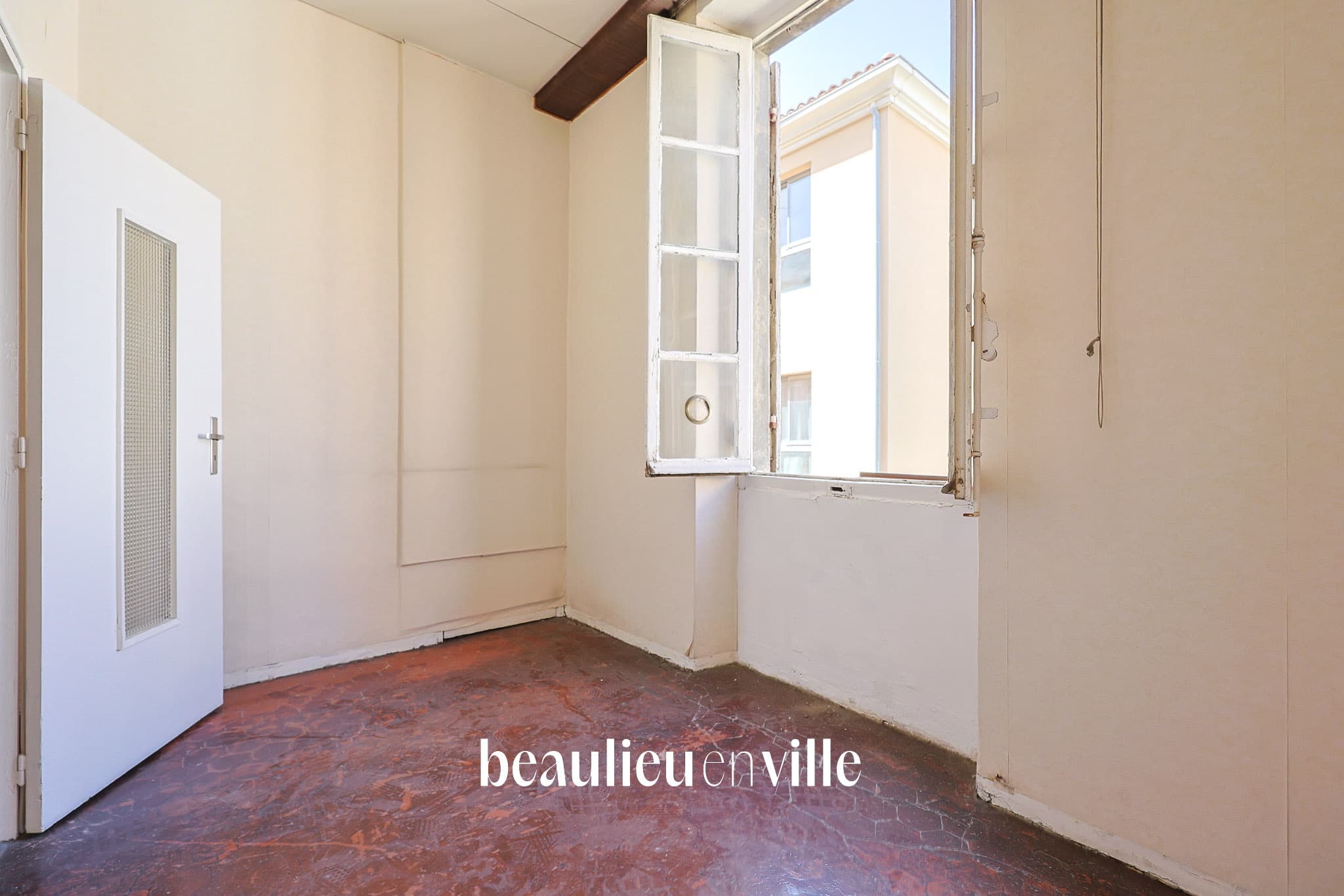 SOUS OFFRE - EXCLUSIVITÉ - RÉFORMÉS - T3 - 55 M2 - A RENOVER - 120 000 EUROS - 2