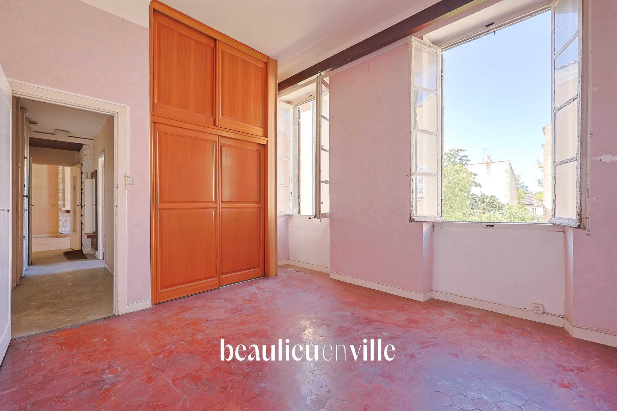 SOUS OFFRE - EXCLUSIVITÉ - RÉFORMÉS - T3 - 55 M2 - A RENOVER - 120 000 EUROS