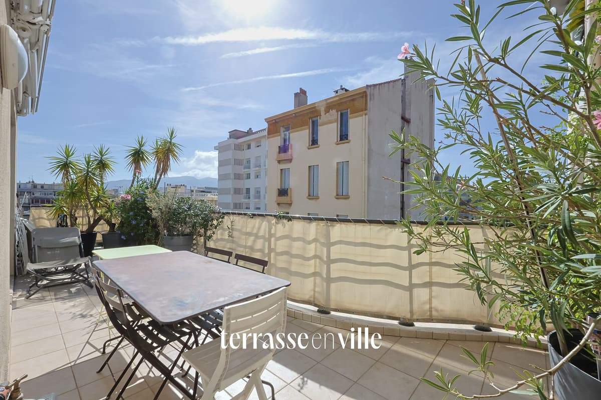 EXCLUSIVITE - PARADIS MERMOZ - T4 - 103M2 - TERRASSE- BOX FERME - 590 000€