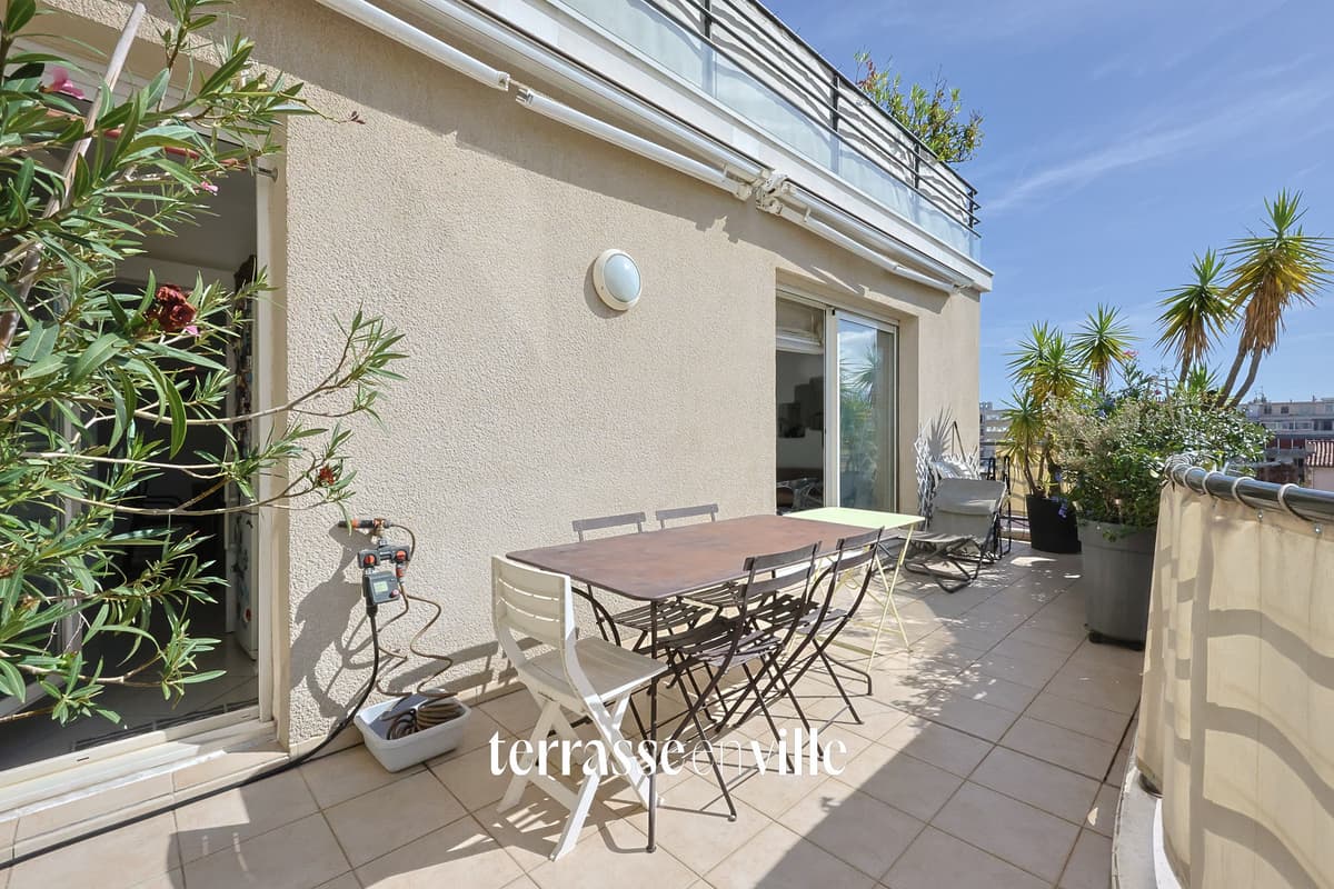 EXCLUSIVITE - PARADIS MERMOZ - T4 - 103M2 - TERRASSE- BOX FERME - 590 000€ - 3