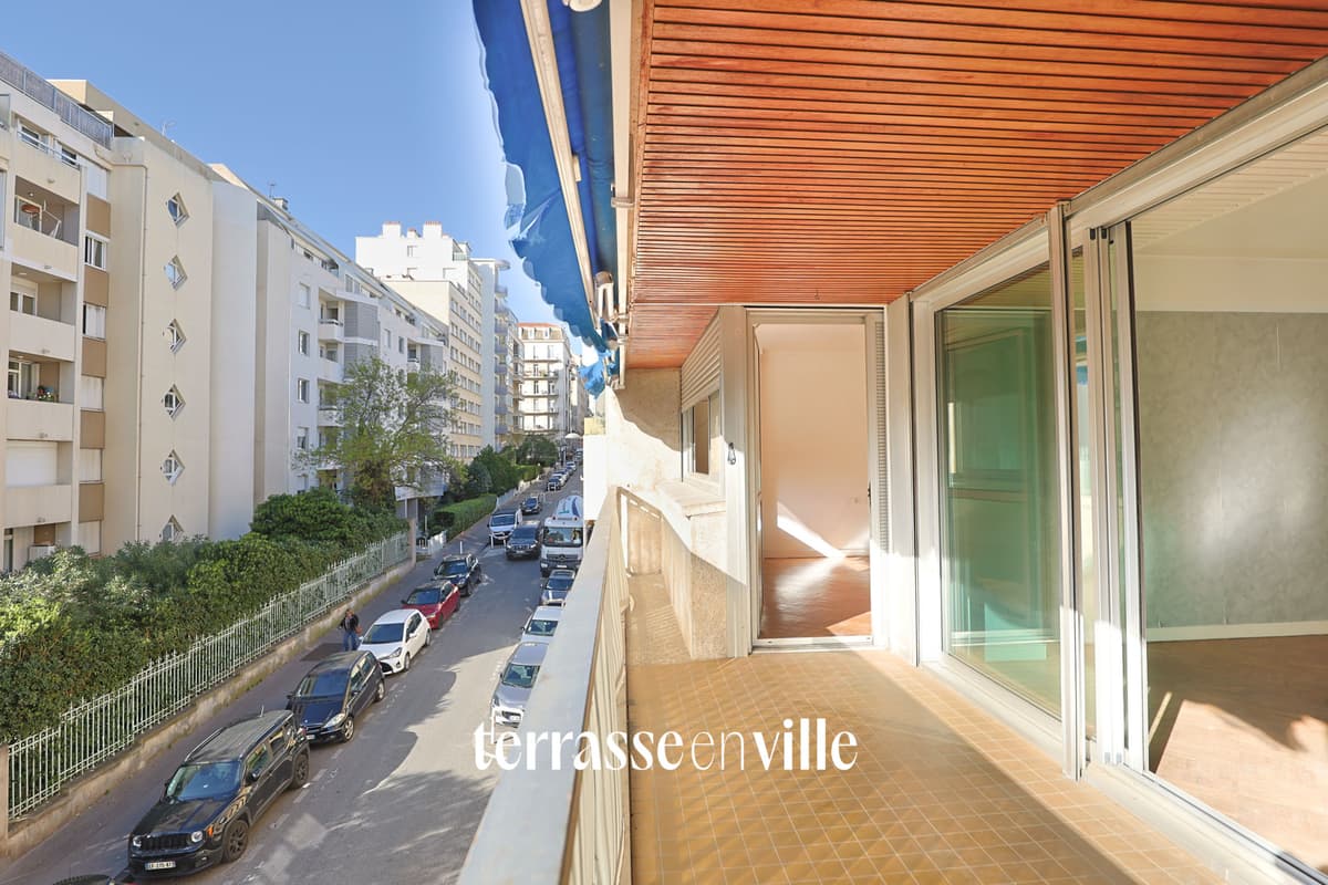 EXCLUSIVITÉ CARRÉ D’OR T3 TERRASSE GARAGE EN SUS 350 000 €