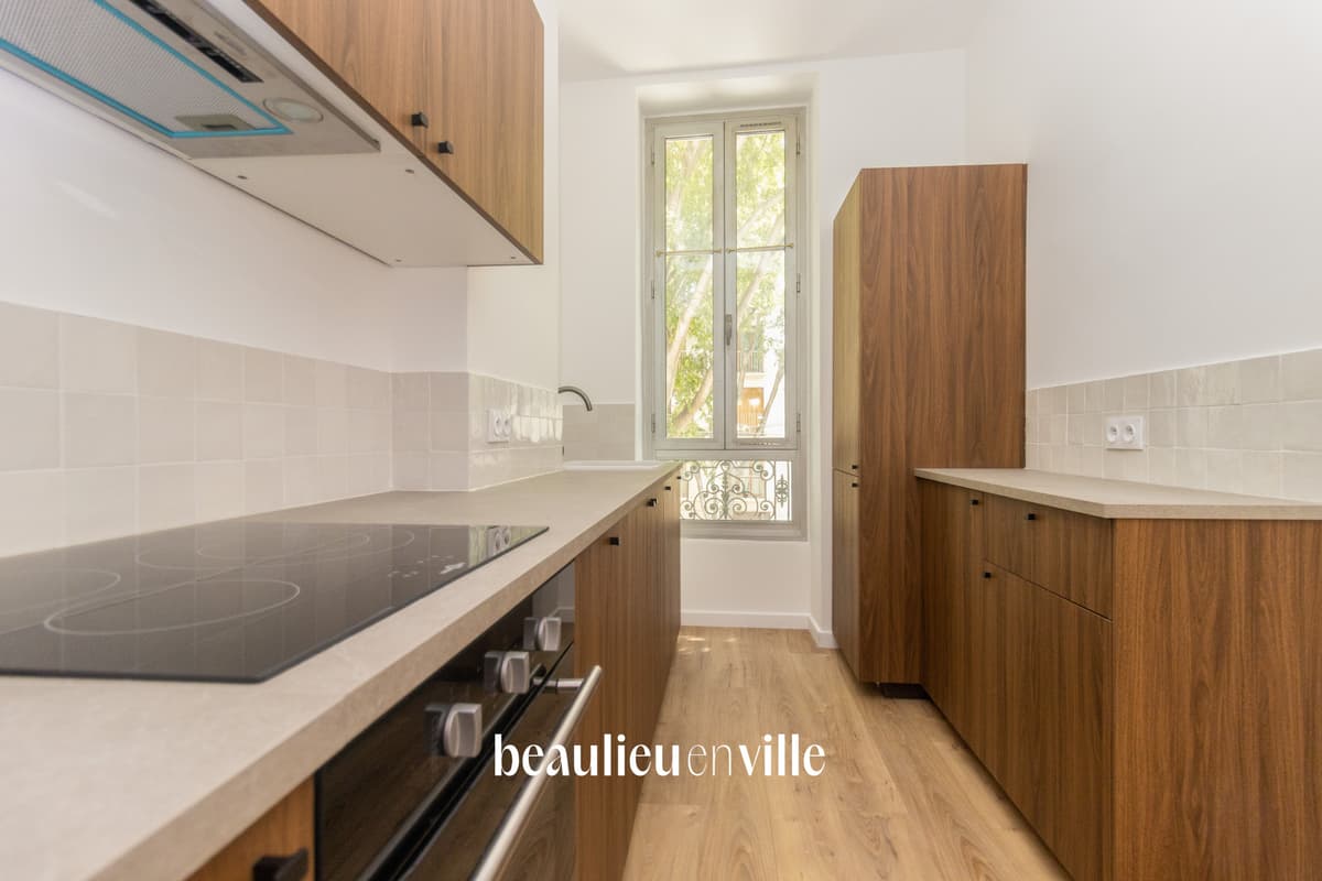 13006 - CHAVE - T2 meublé et rénové - 940€ - 4