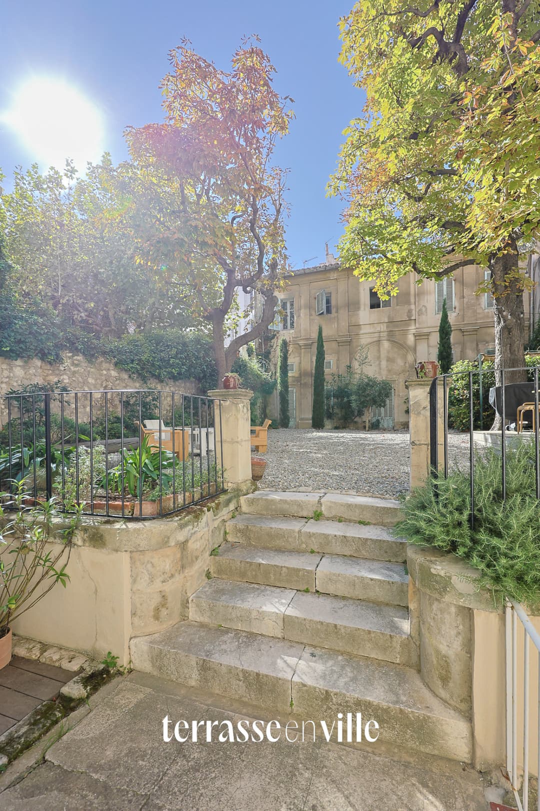 VAUBAN 269 M2 D’EXCEPTION, L’ESPRIT HÔTEL PARTICULIER AVEC JARDIN