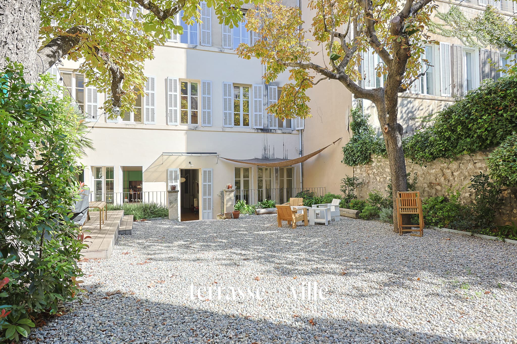 VAUBAN 269 M2 D’EXCEPTION, L’ESPRIT HÔTEL PARTICULIER AVEC JARDIN - 2