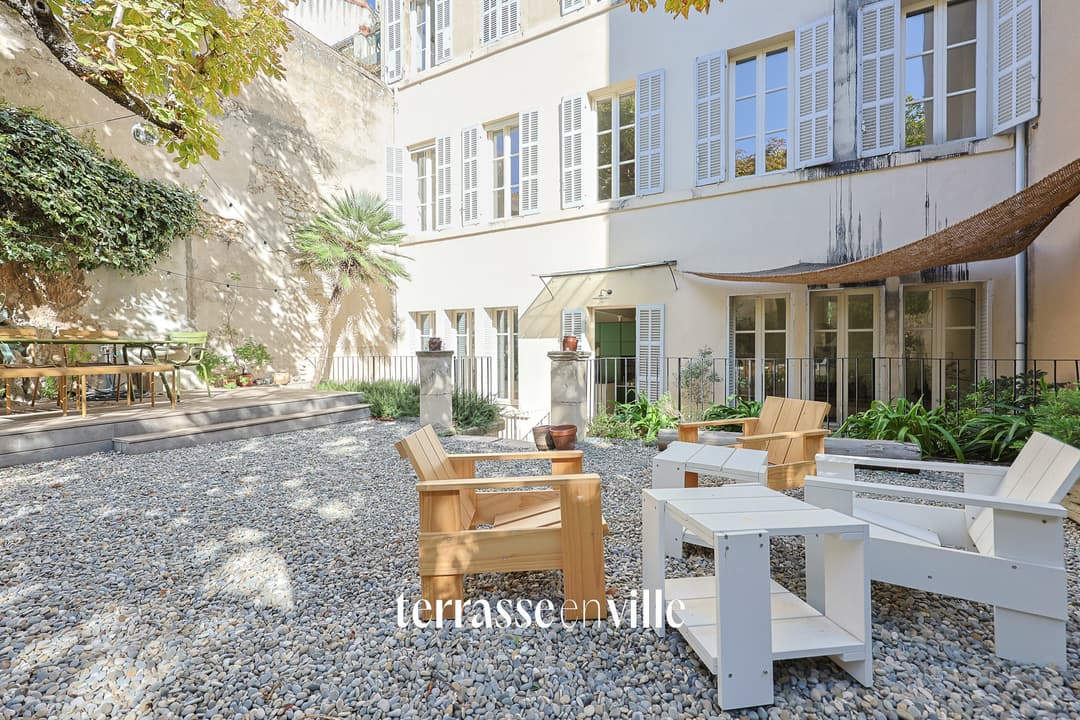VAUBAN 269 M2 D’EXCEPTION, L’ESPRIT HÔTEL PARTICULIER AVEC JARDIN