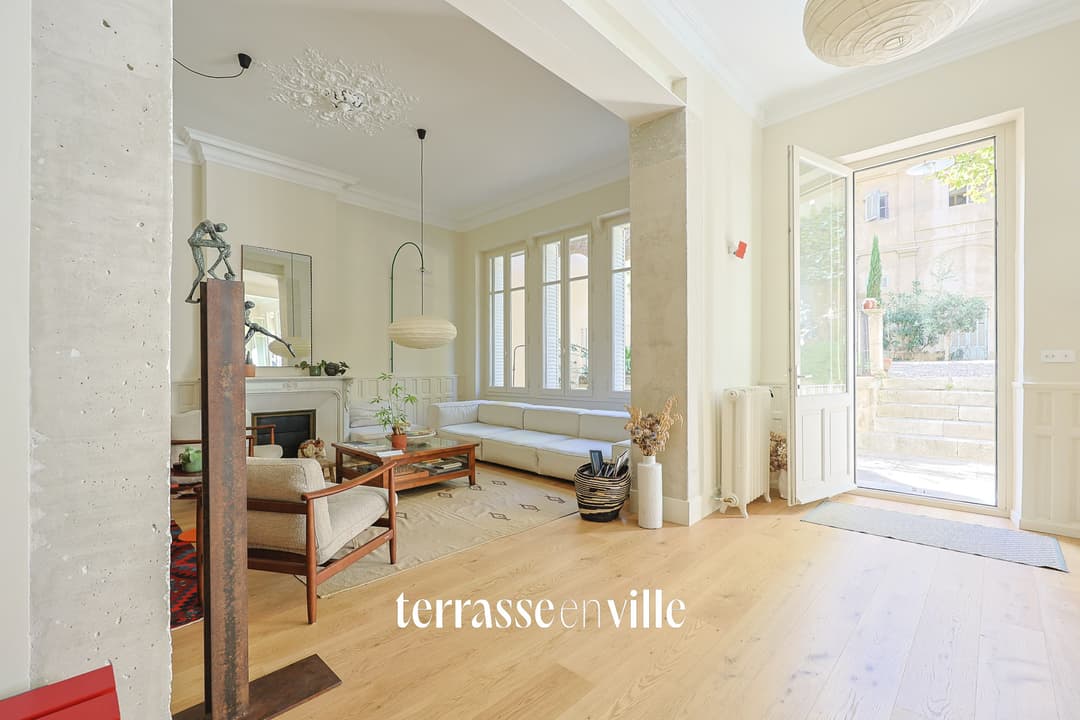 VAUBAN 269 M2 D’EXCEPTION, L’ESPRIT HÔTEL PARTICULIER AVEC JARDIN