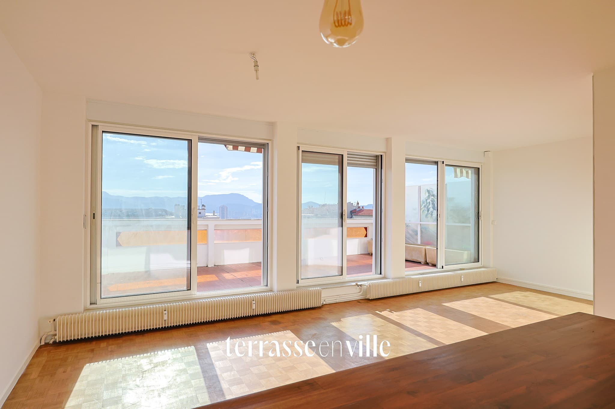 EXCLUSIVITE - VAUBAN / HAUT BRETEUIL T3 - 66m2 - TERRASSE - VUE - BOX EN SUS - 450 000€ - 5