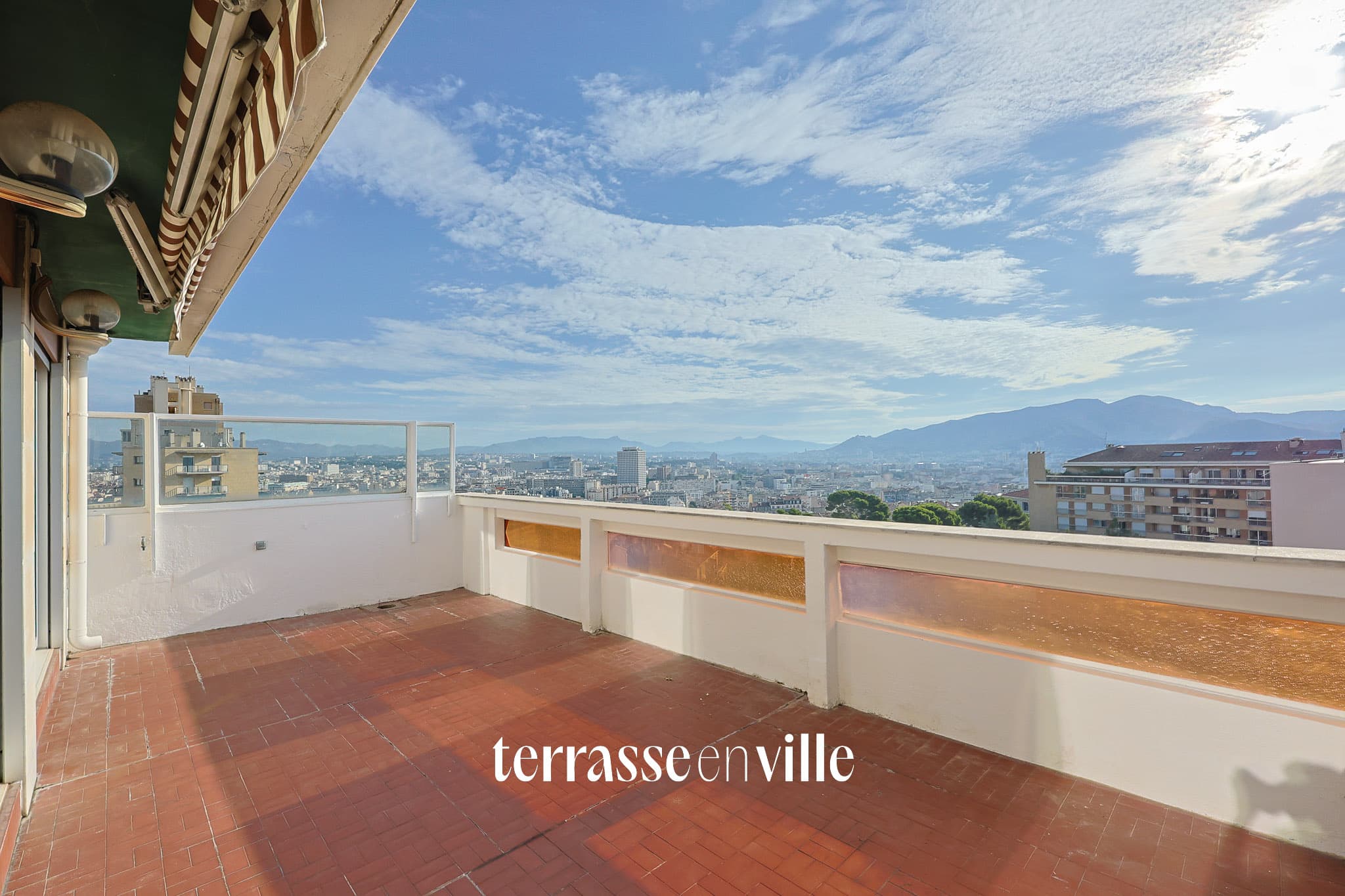 EXCLUSIVITE - VAUBAN / HAUT BRETEUIL T3 - 66m2 - TERRASSE - VUE - BOX EN SUS - 450 000€ - 4