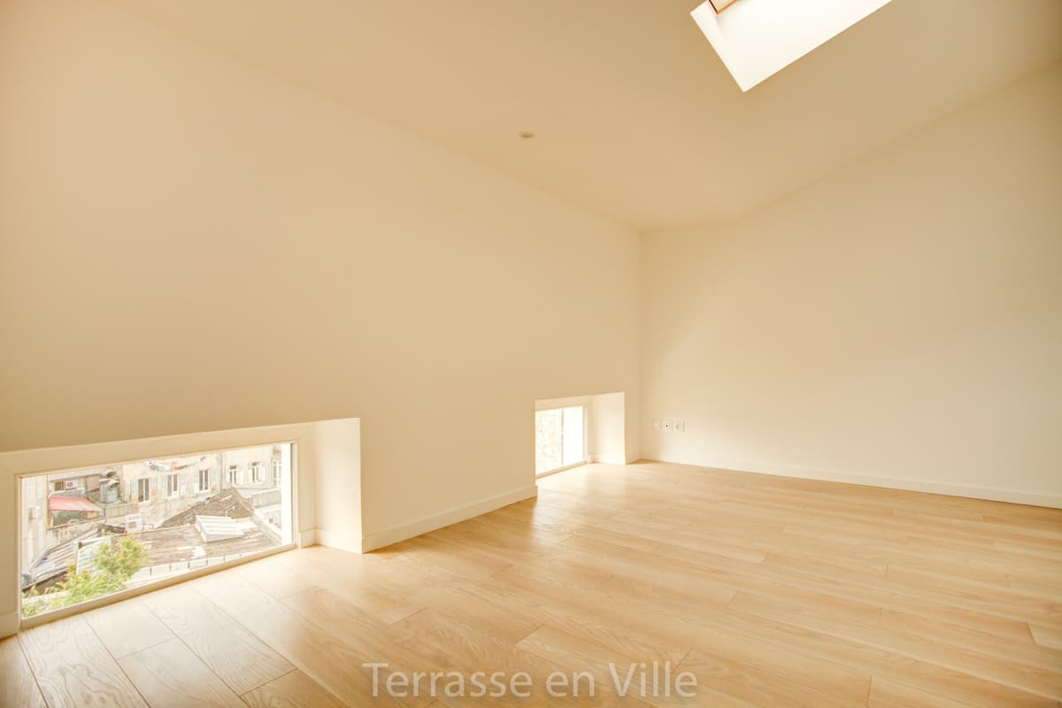 13006, Castellane, T3 Duplex / 981 € - 3