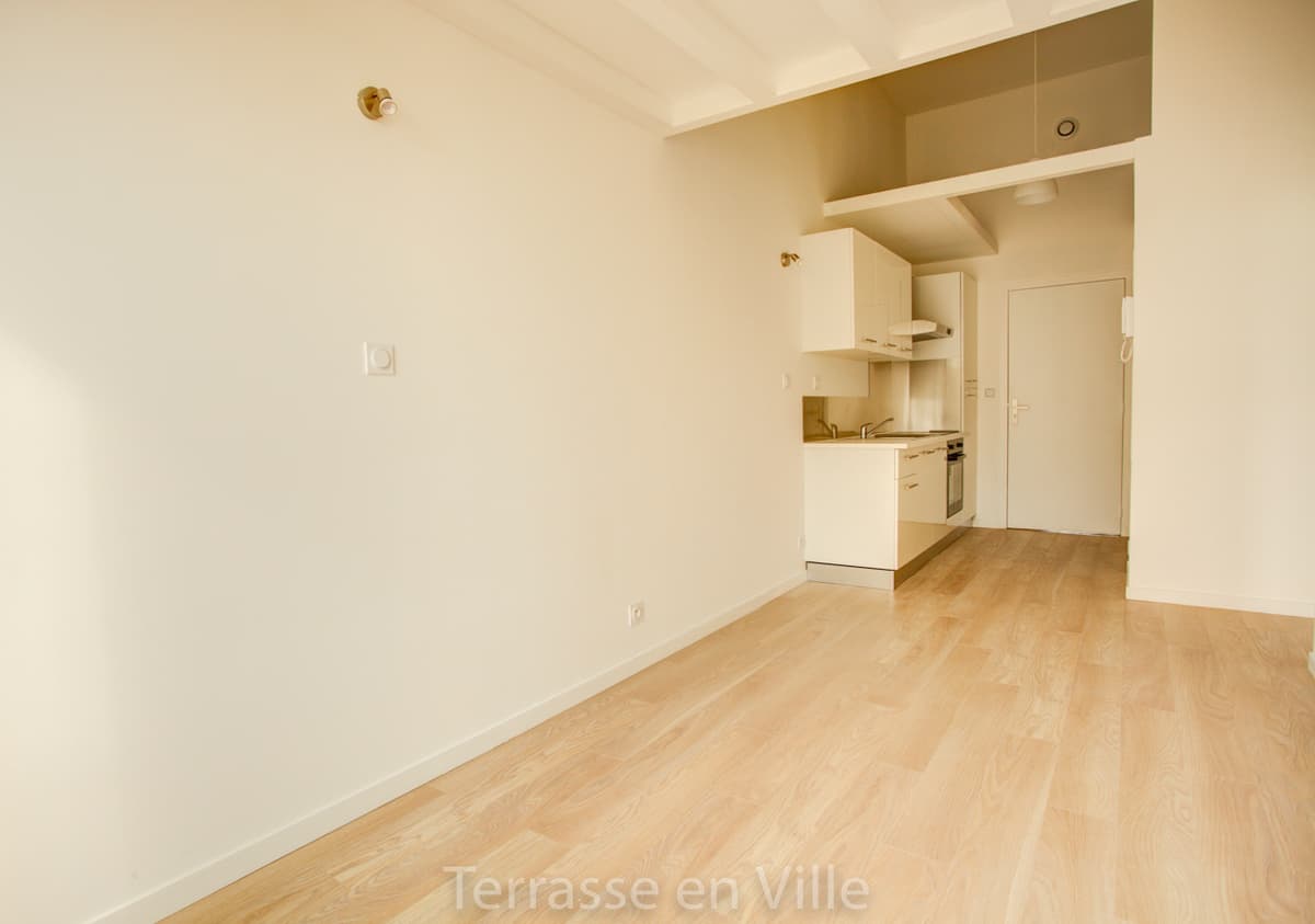 13006, Castellane, T3 Duplex / 981 € - 1