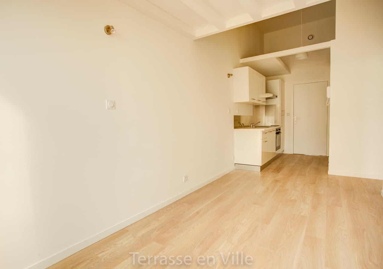 13006, Castellane, T3 Duplex / 981 € - 1