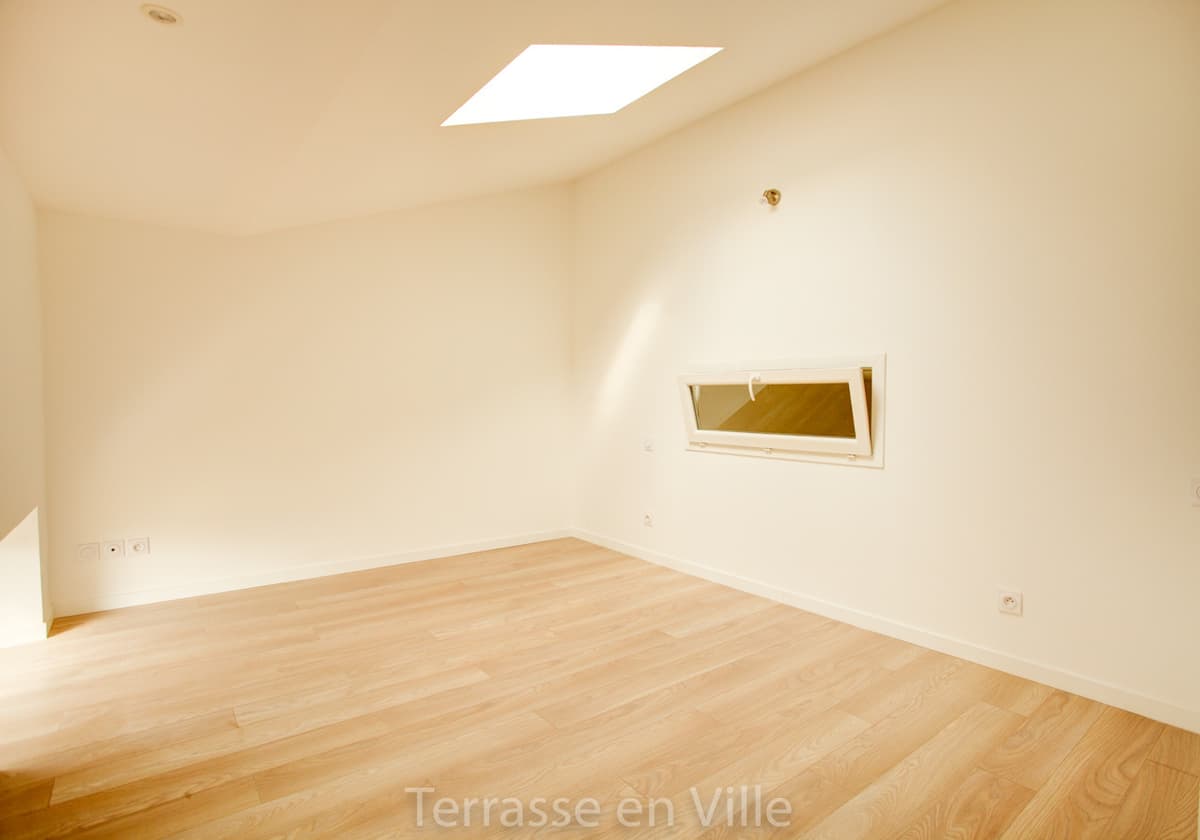 13006, Castellane, T3 Duplex / 981 € - 4