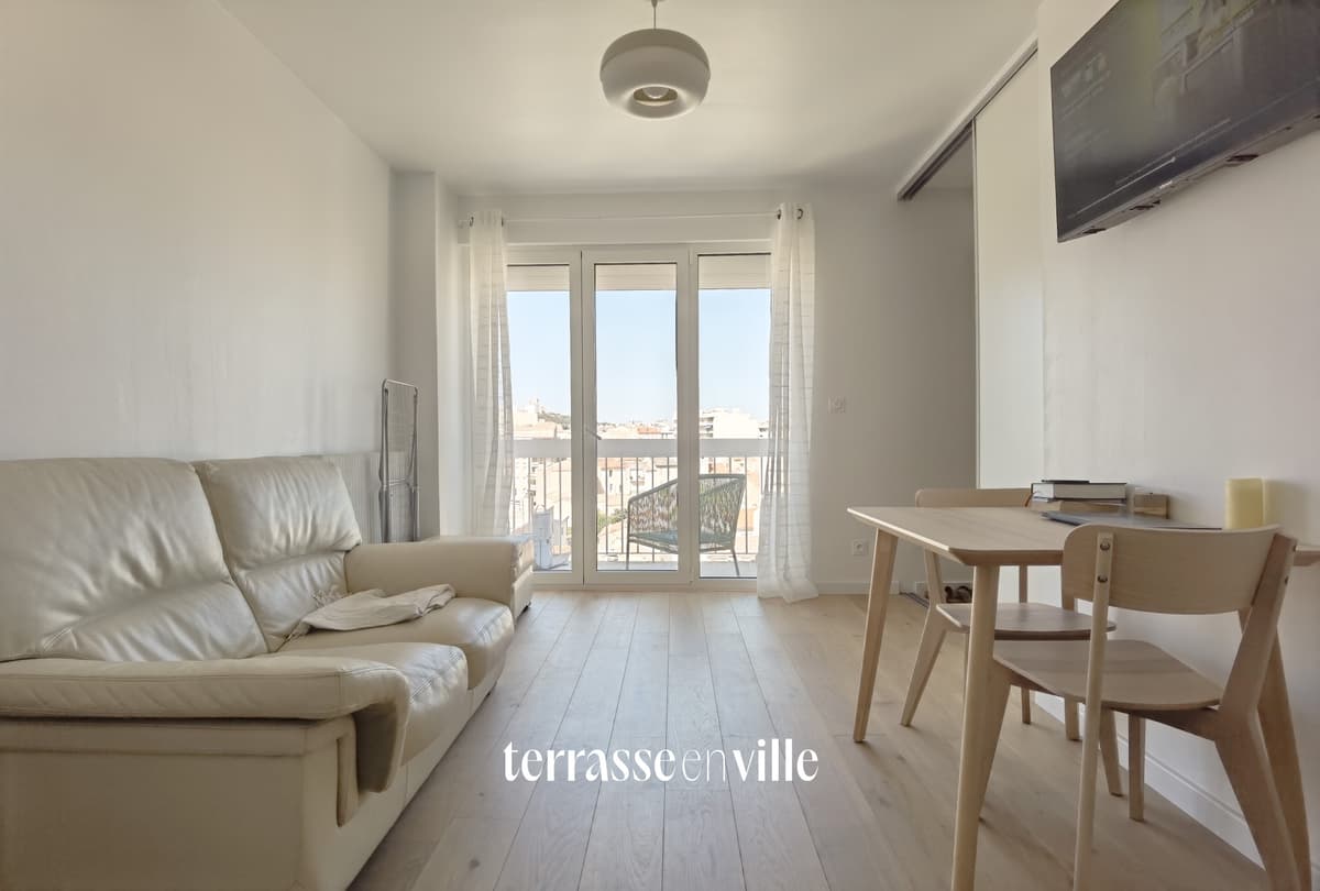 13005 - BAILLE - T2 meublé et rénové - 850€