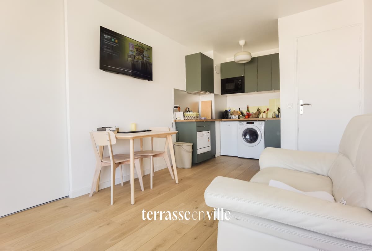 13005 - BAILLE - T2 meublé et rénové - 850€ - 4