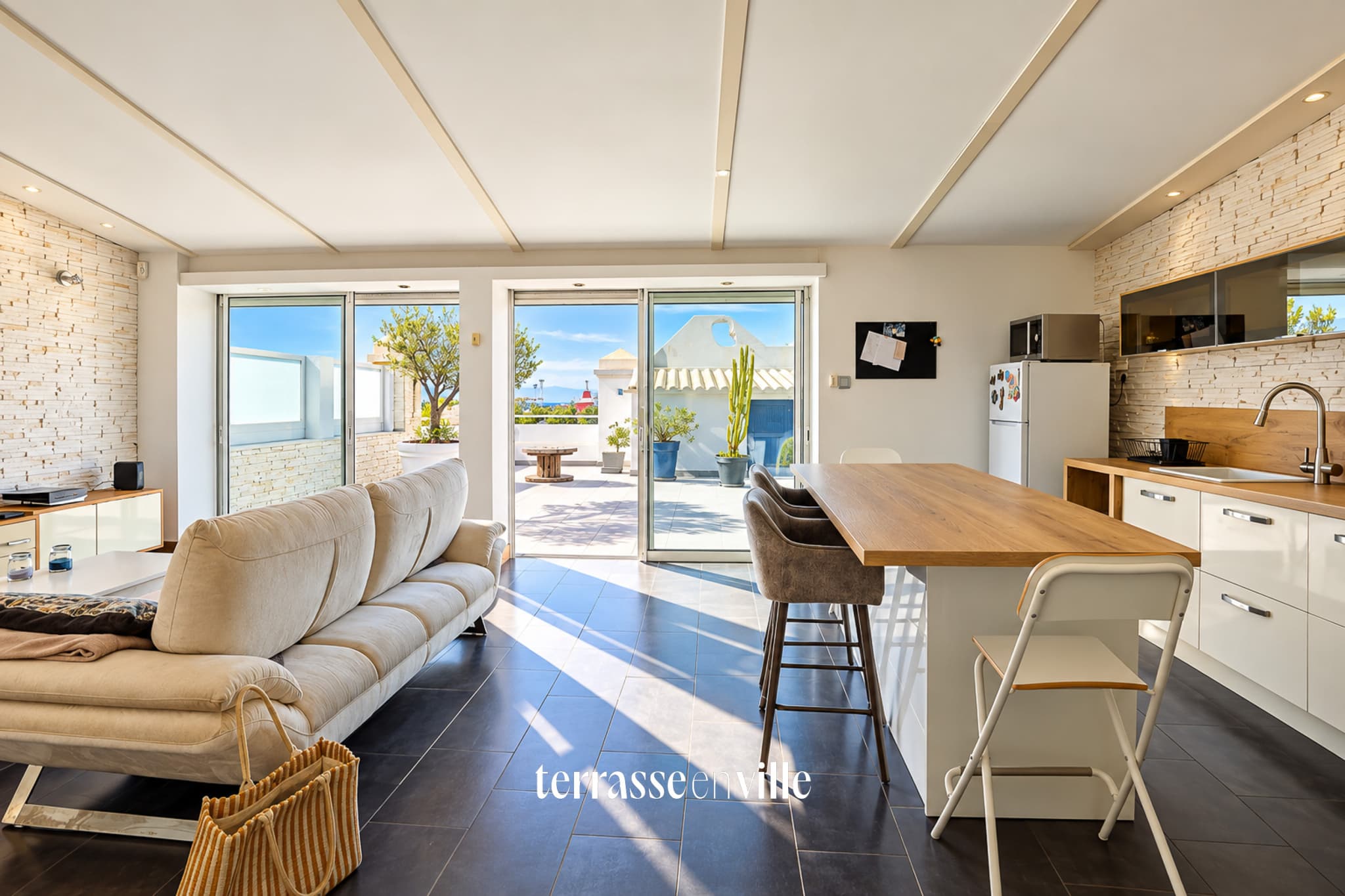 EXCLUSIVITE - SILO PANZANI 13002 - MAISON 2/3 PIECES - 69m2 - TERRASSE 74m2 - VUE MER - 262 000€ - 2