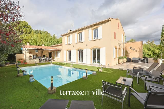 ALLAUCH - BASTIDE PROVENÇALE - 160 M2 - JARDIN - PISCINE - GARAGE - 750 000 €