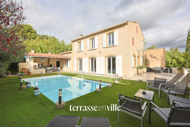 ALLAUCH - BASTIDE PROVENÇALE - 160 M2 - JARDIN - PISCINE - GARAGE - 750 000 €