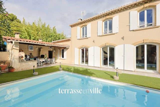 ALLAUCH - BASTIDE PROVENÇALE - 160 M2 - JARDIN - PISCINE - GARAGE - 750 000 € - 1