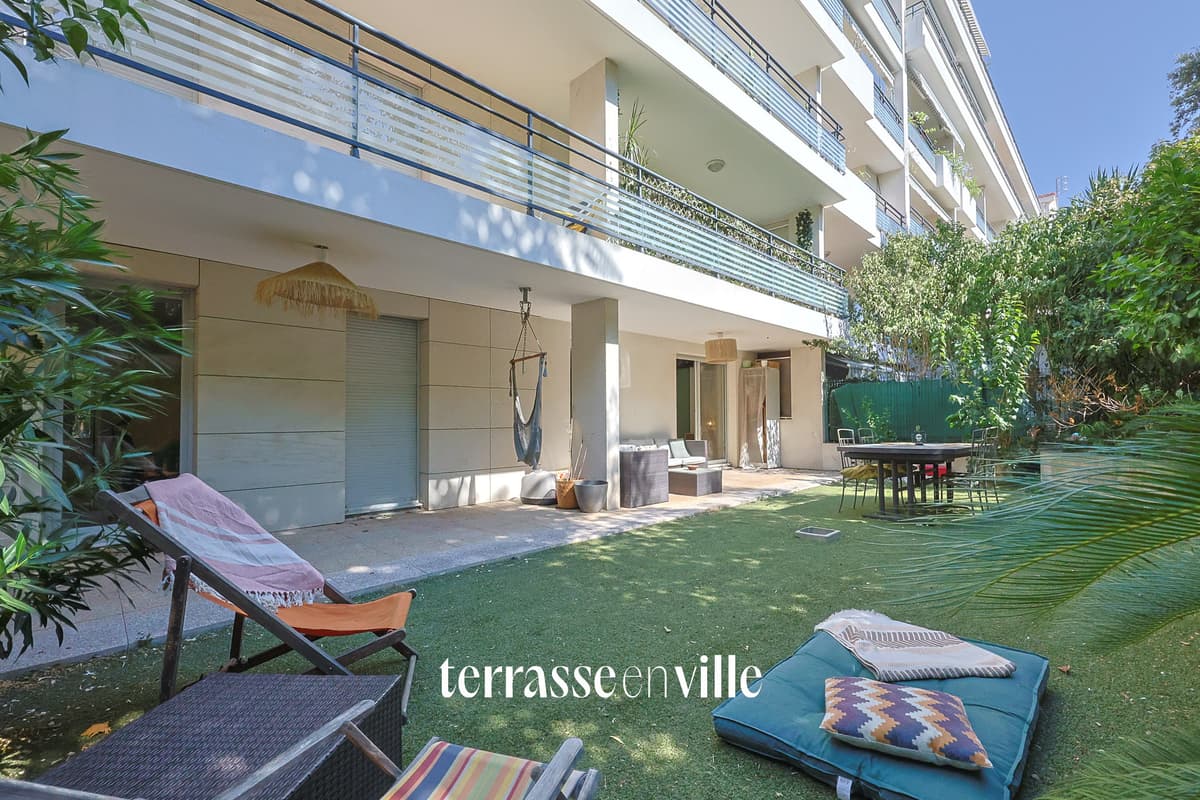 EXCLUSIVITE - CARRE D’OR - T3 - 72 M2 - JARDIN - 93 M2 - BOX - 420 000 € - 3