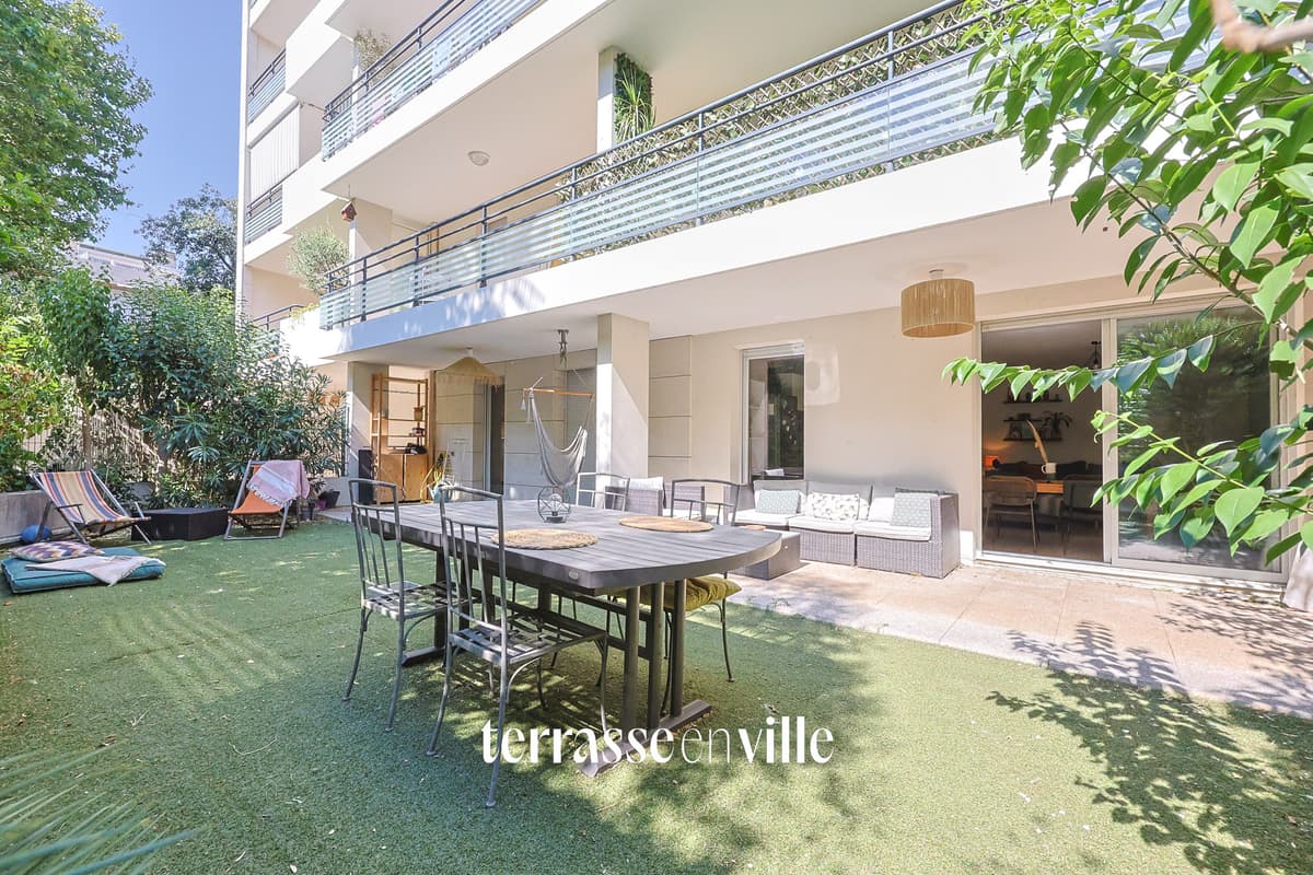 EXCLUSIVITE - CARRE D’OR - T3 - 72 M2 - JARDIN - 93 M2 - BOX - 420 000 € - 2