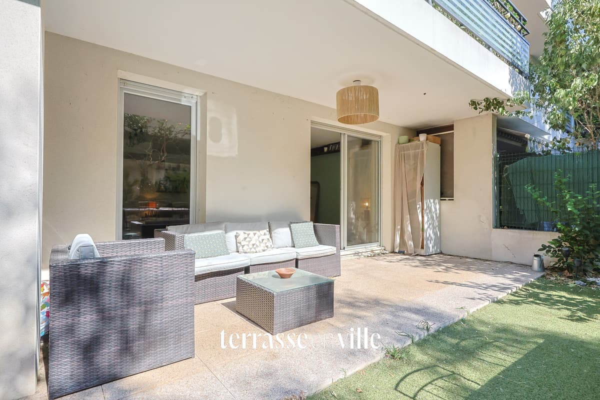EXCLUSIVITE - CARRE D’OR - T3 - 72 M2 - JARDIN - 93 M2 - BOX - 420 000 € - 1