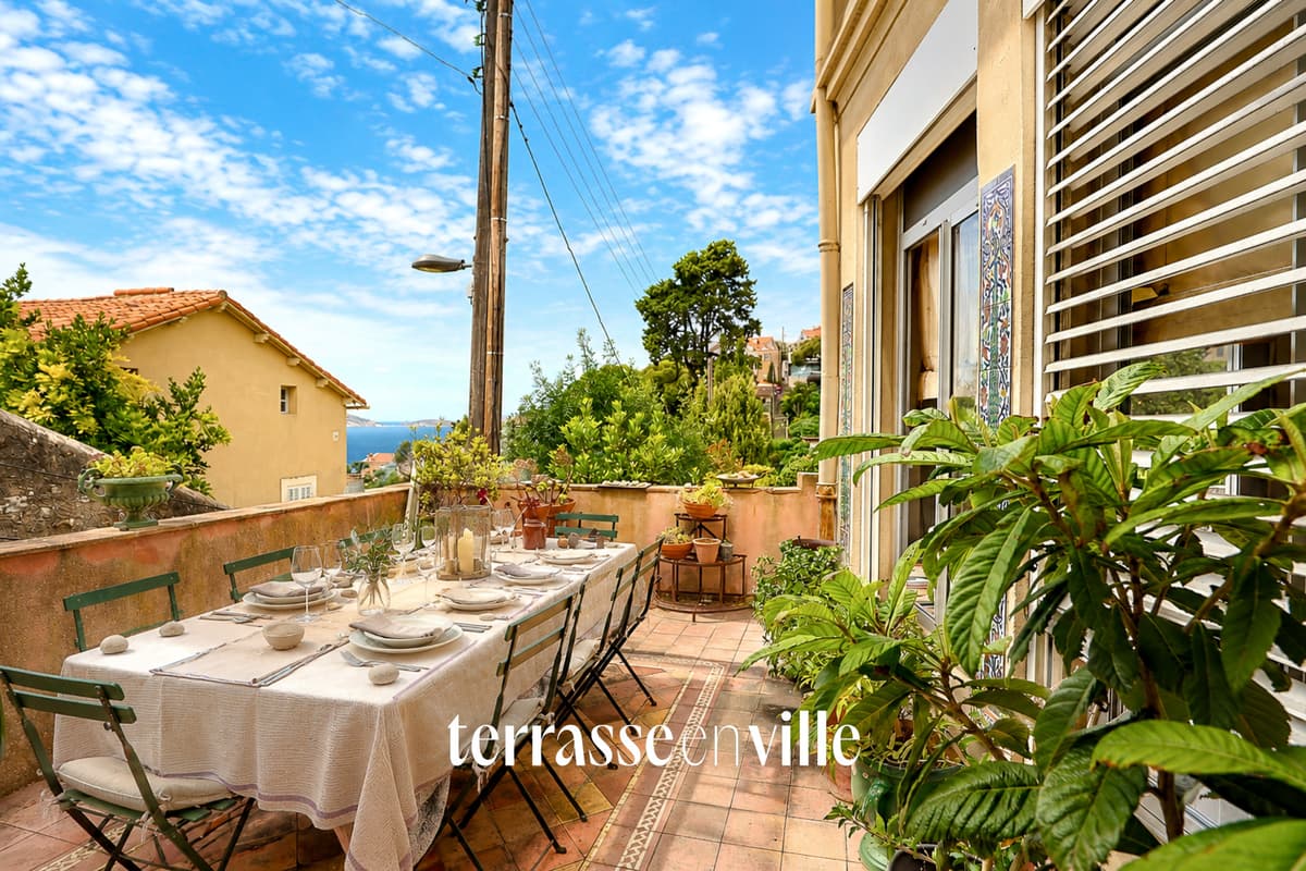 ROUCAS BLANC MAISON VUE MER TERRASSES JARDIN - GARAGE - 2 400 000€ - 5