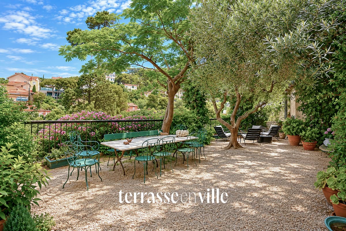 ROUCAS BLANC MAISON VUE MER TERRASSES JARDIN - GARAGE - 2 400 000€ - 1