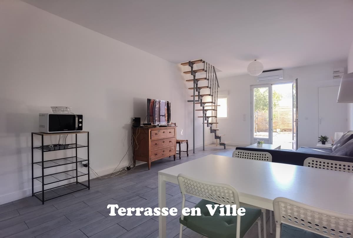 SAINT ANNE - MAISON DE VILLE MITOYENNE DUPLEX MEUBLÉE - TYPE 2 - JARDIN - 879€ - 7