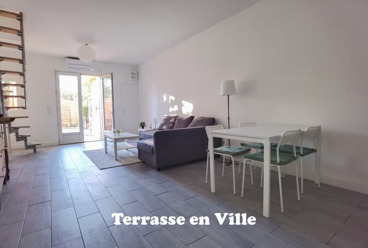 SAINT ANNE - MAISON DE VILLE MITOYENNE DUPLEX MEUBLÉE - TYPE 2 - JARDIN - 879€ - 3