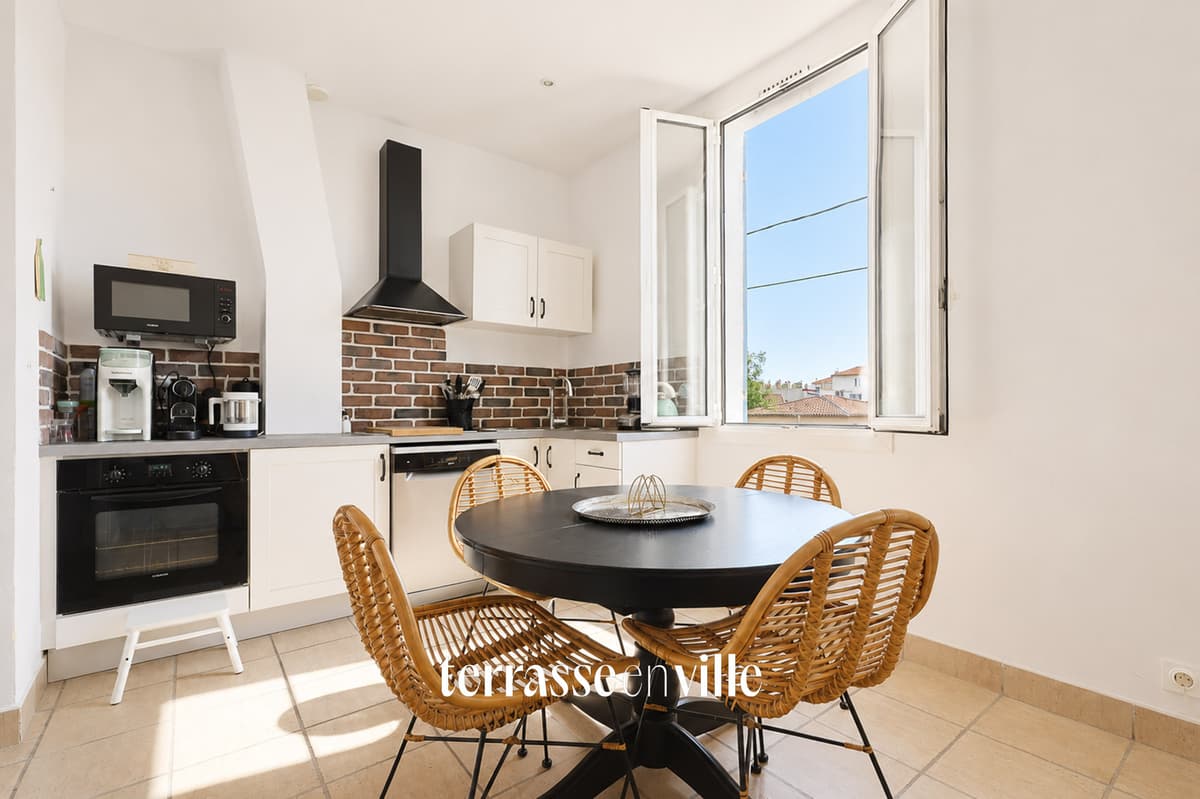 EXCLUSIVITE - MONTOLIVET - T3 - 54 M2 - BALCON - 199 000 € - 3