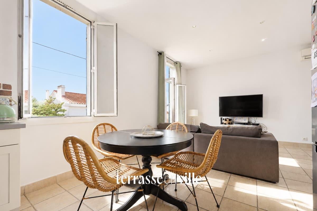 EXCLUSIVITE - MONTOLIVET - T3 - 54 M2 - BALCON - 199 000 € - 2