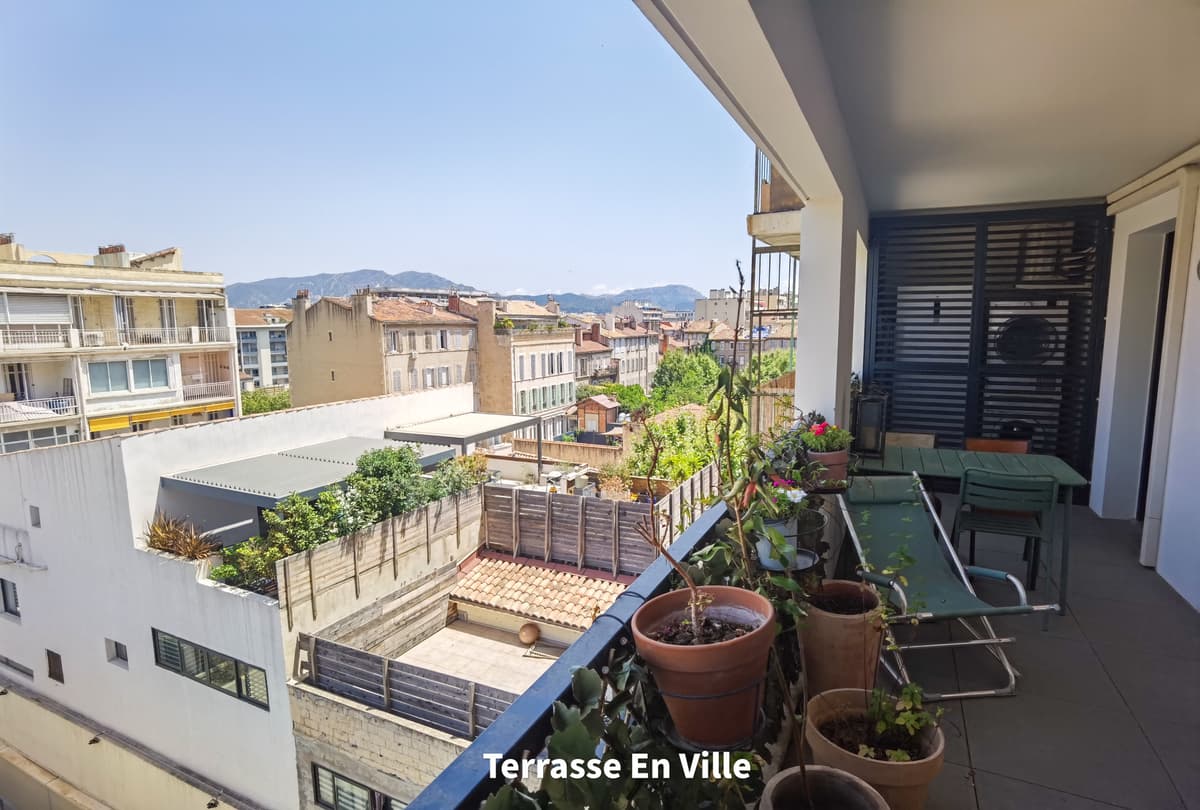 13006 / Castellane / T3 de 66m2 / Terrasse + parking / 1685€