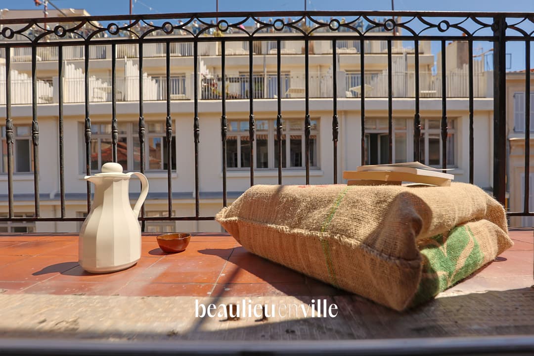 EXCLUSIVITÉ - OPERA VIEUX PORT - T3/4 - DERNIER ETAGE - 449 000 EUROS