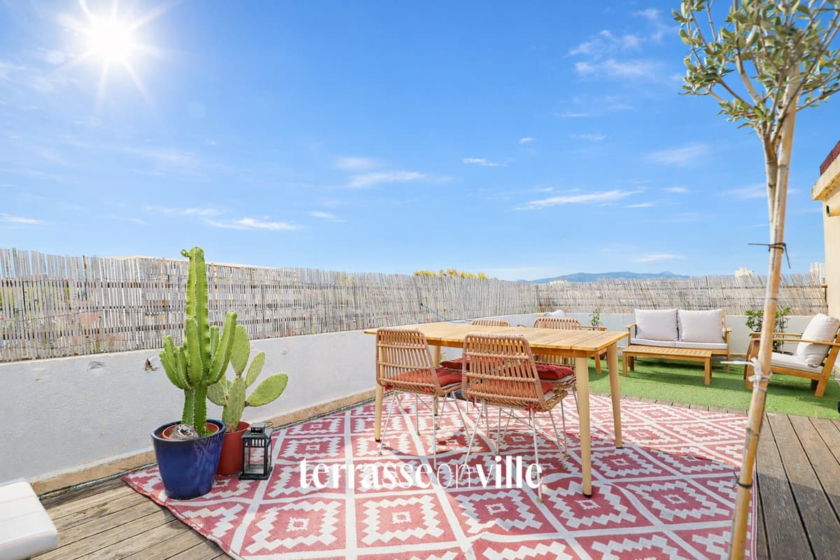 PONT DE VIVAUX / SAINTE-MARGUERITE APPARTEMENT T3 DERNIER ÉTAGE 68 m2 TERRASSES 70 m2 259 000 €
