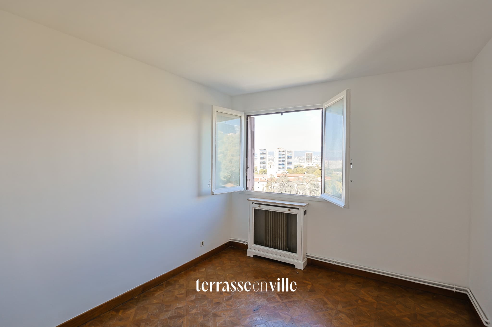 MAZARGUES - T4 - 111M2 - TERRASSE - VUE - GARAGE - 318 000€ - 7