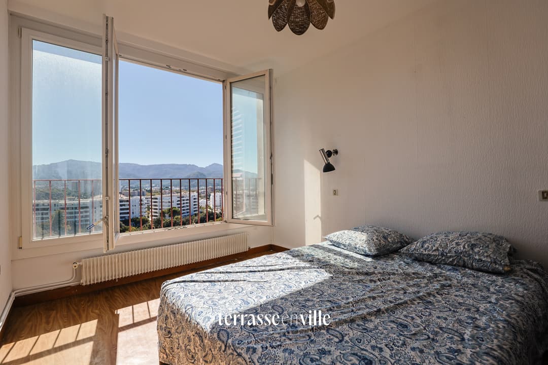MAZARGUES - T4 - 111M2 - TERRASSE - VUE - GARAGE EN SUS - 299 000€