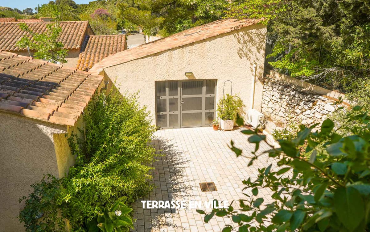 LA COTE BLEUE -- MAISON - JARDIN - DÉPENDANCE - DOUBLE GARAGE - 695 000€ - 4