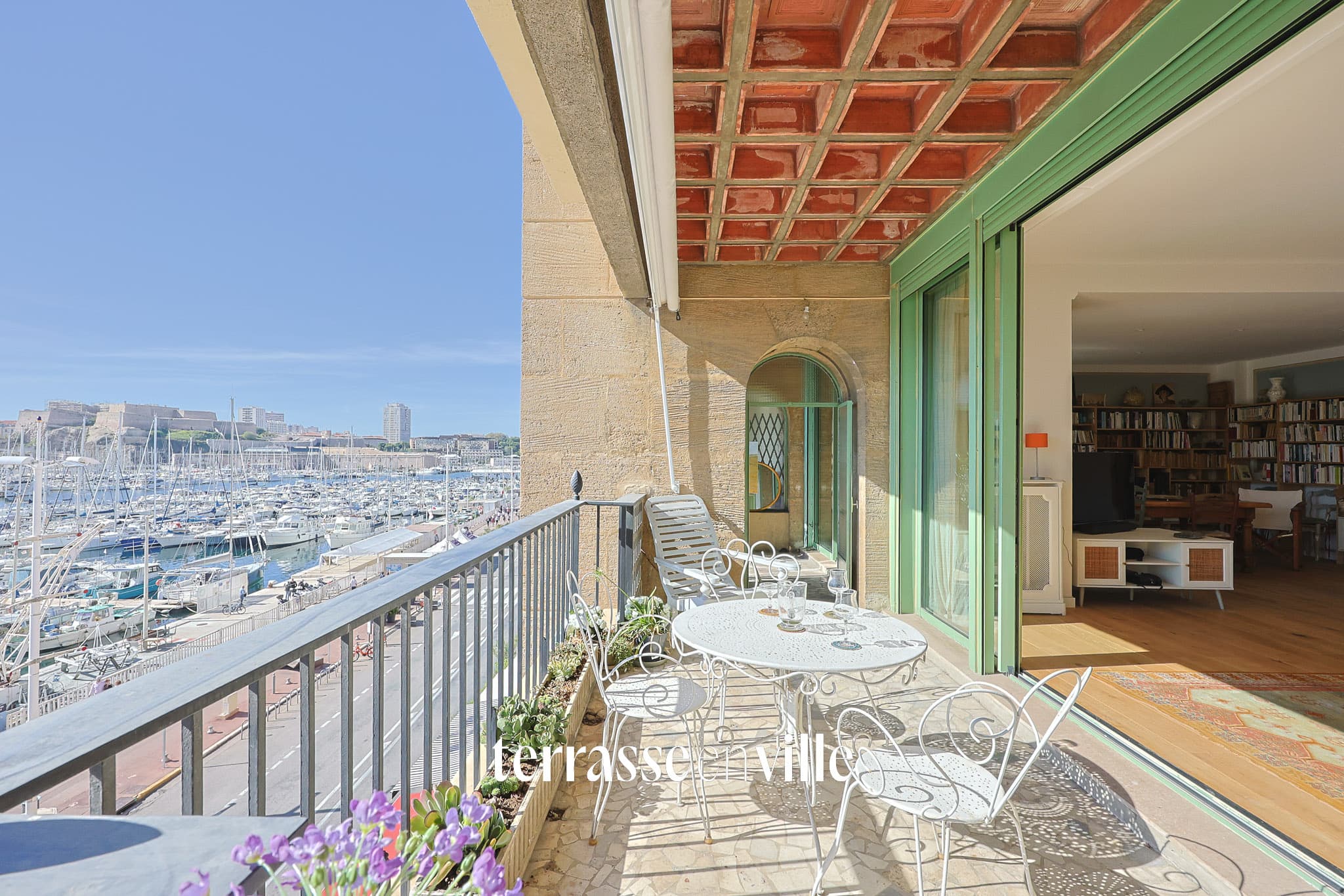VIEUX PORT T4 150 M2 - TERRASSE - VUE NOTRE DAME DE LA GARDE - 1 550 000 € - 4