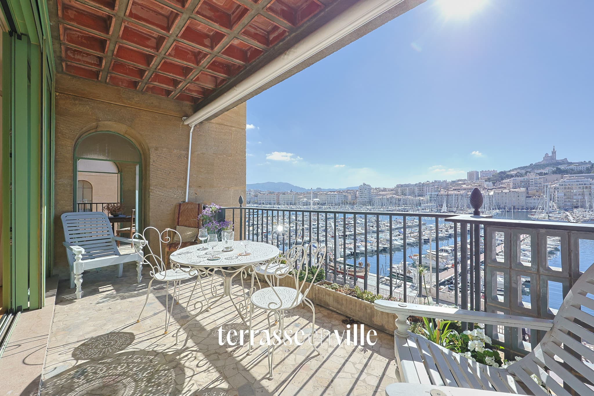 VIEUX PORT T4 150 M2 - TERRASSE - VUE NOTRE DAME DE LA GARDE - 1 550 000 € - 1