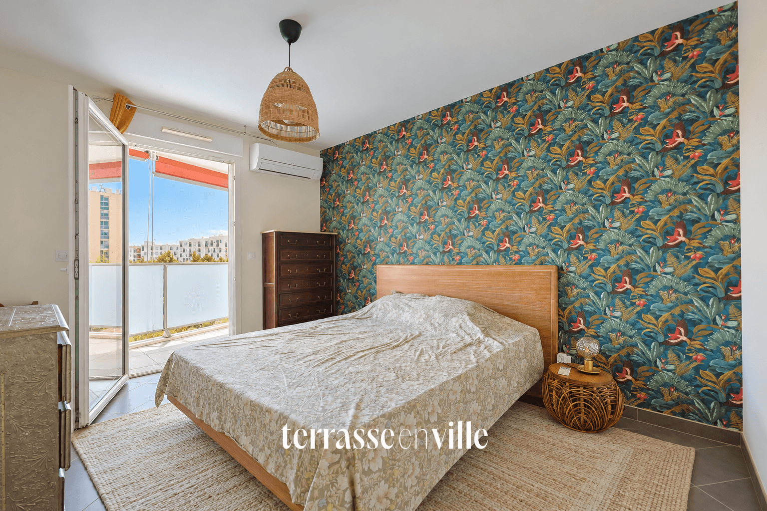 ST MITRE - APPARTEMENT T4 - 86M2 - TERRASSE 25M2 - DOUBLE BOX - 6