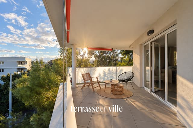 ST MITRE - APPARTEMENT T4 - 86M2 - TERRASSE 25M2 - DOUBLE BOX