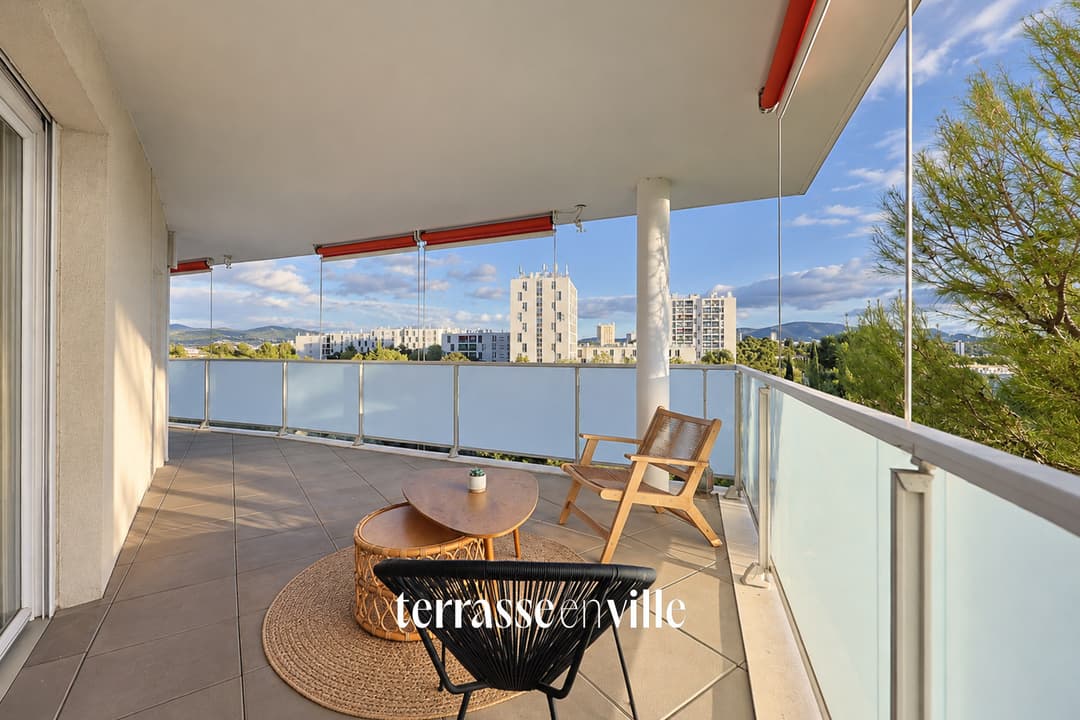 ST MITRE - APPARTEMENT T4 - 86M2 - TERRASSE 25M2 - DOUBLE BOX
