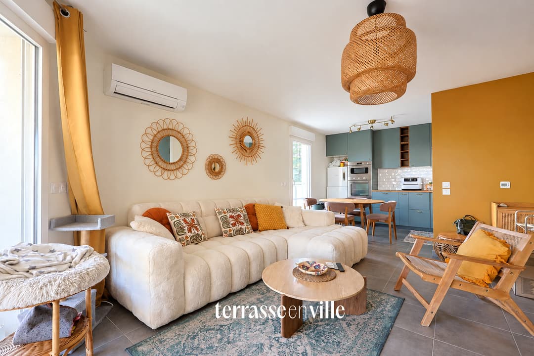 ST MITRE - APPARTEMENT T4 - 86M2 - TERRASSE 25M2 - DOUBLE BOX
