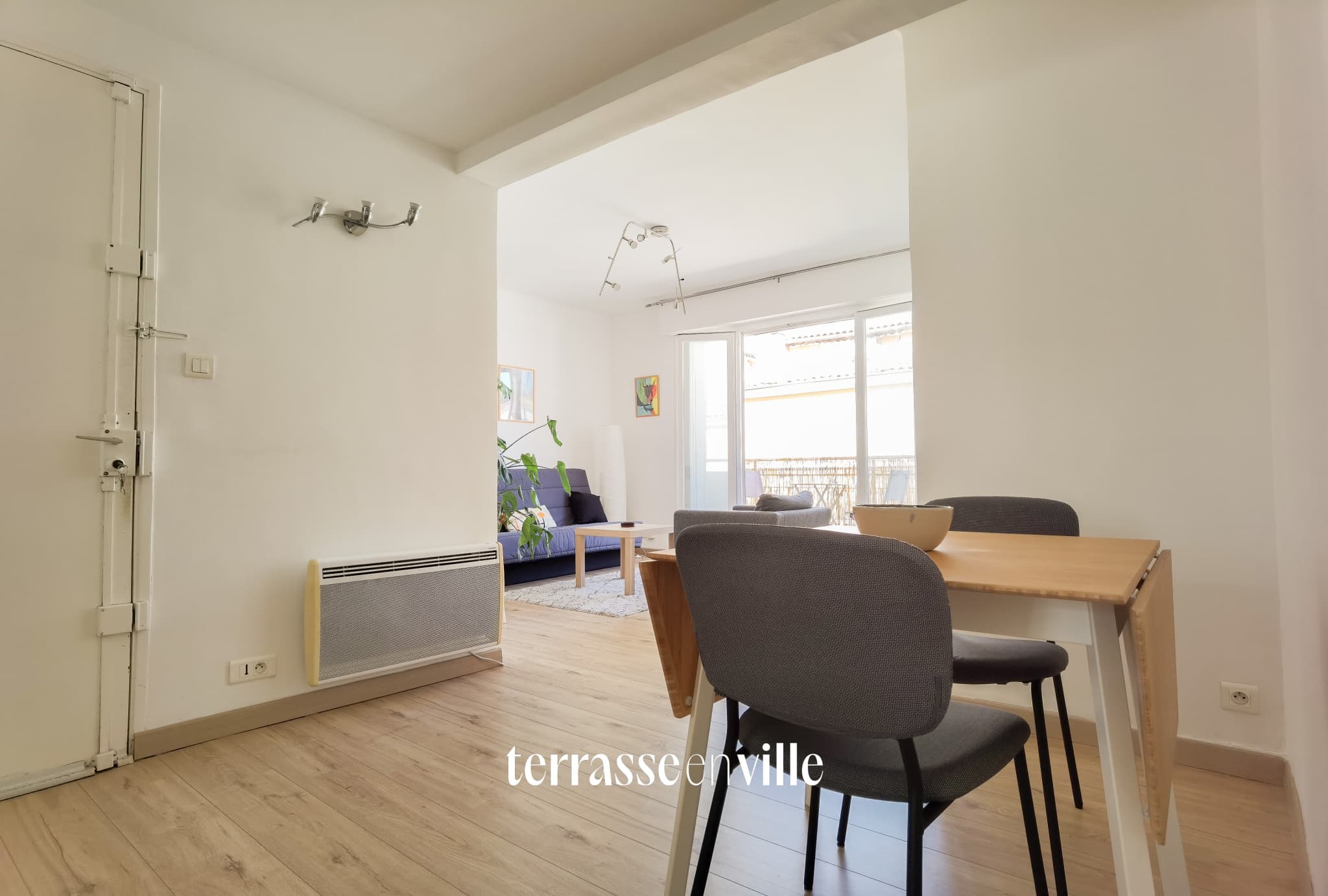 T3 - MEUBLÉ - TERRASSE - CAMAS - 1230€ - 4