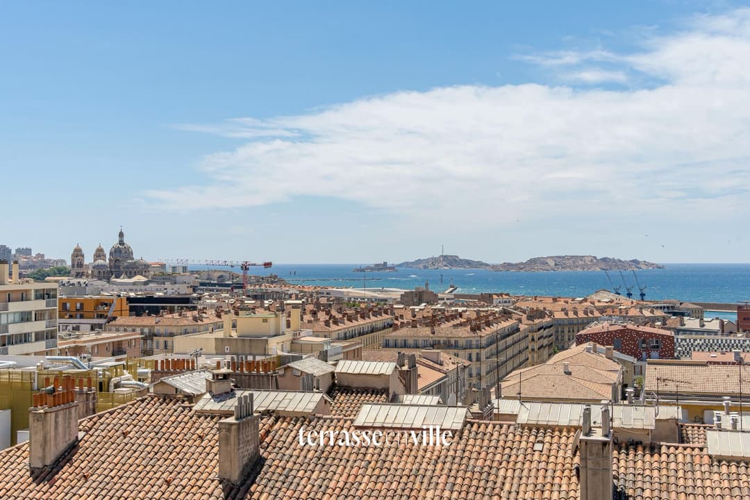 EXCLUSIVITE - LA JOLIETTE - T5 112m2 - TERRASSE - BALCON VUE MER PANORAMIQUE - DOUBLE BOX - 498 000€