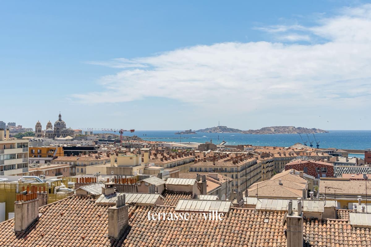 EXCLUSIVITE - LA JOLIETTE - T5 112m2 - TERRASSE - BALCON VUE MER PANORAMIQUE - DOUBLE BOX - 498 000€