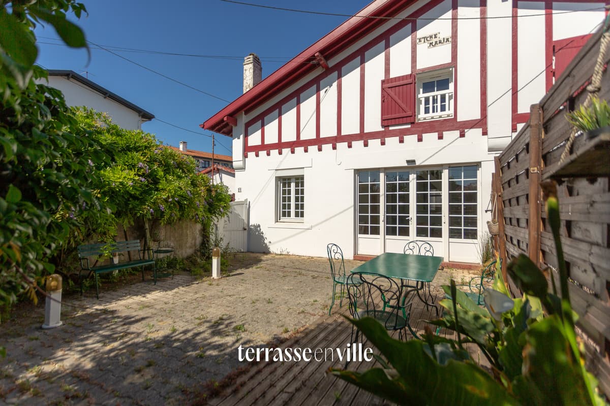 MAISON - BIARRITZ - AGUILERA -5 PIECES -143m2 - 749 000 €