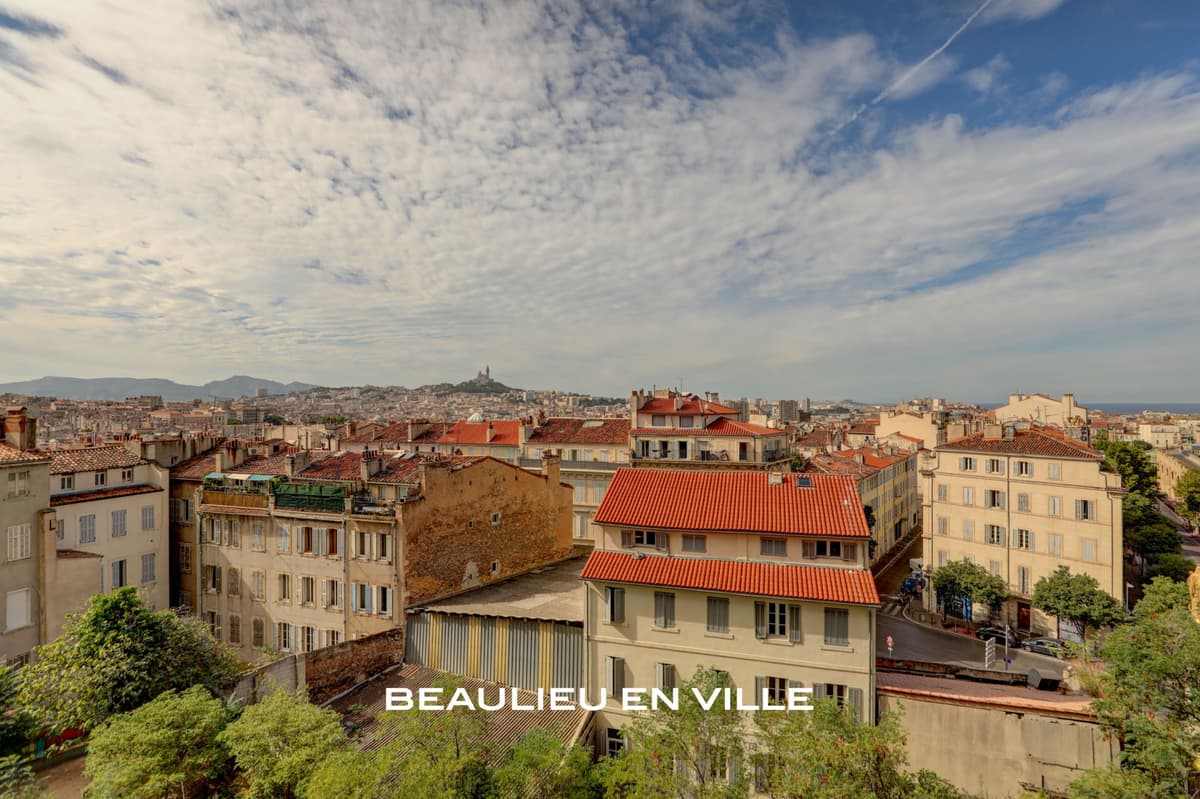 EXCLUSIVITÉ - SAINT CHARLES - T3 - TERRASSE - VUE MER - 295 000 EUROS