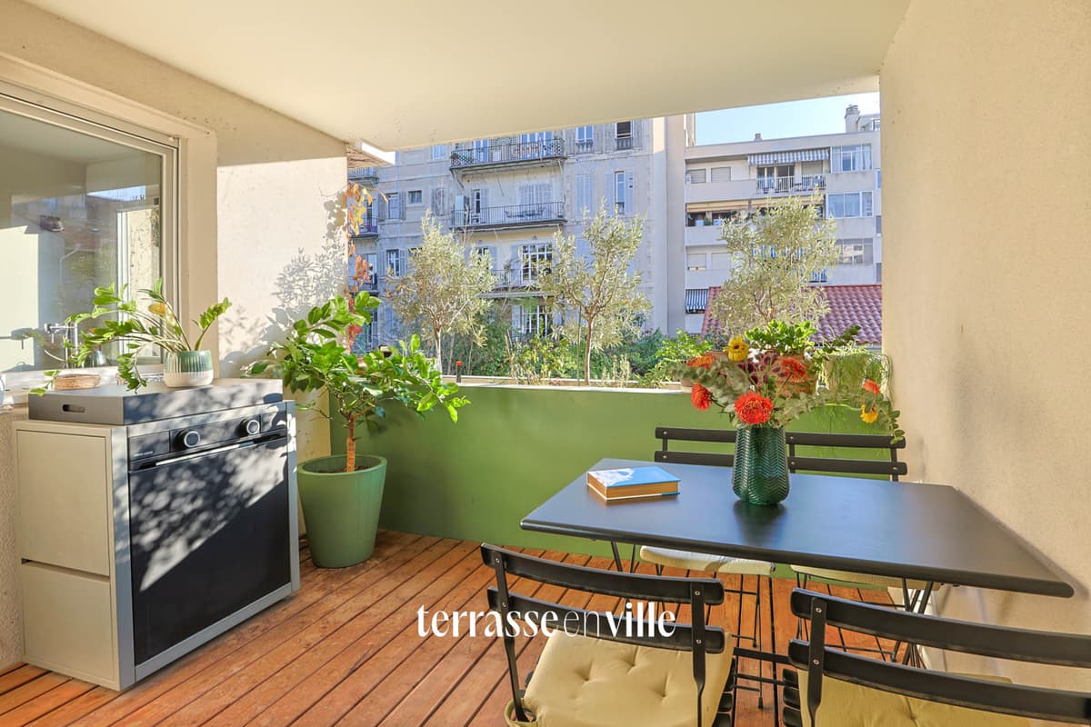 EXCLUSIVITE - CARRE D’OR - T4 - TERRASSE - GARAGE EN SUS - 450 000 €